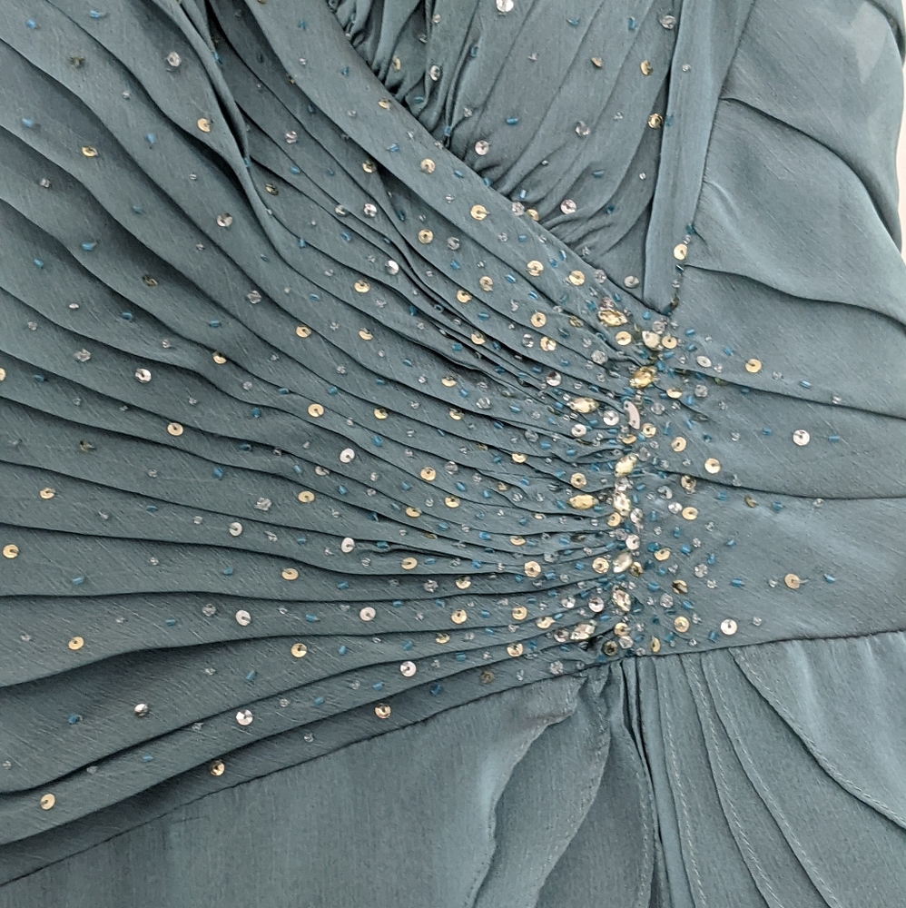 Dress - Picture 2 of 5